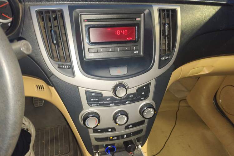 Used Chery A3 2010 Restyled Sedan 1.6L Manual – Entry-Level Trim Audio And AC Panel