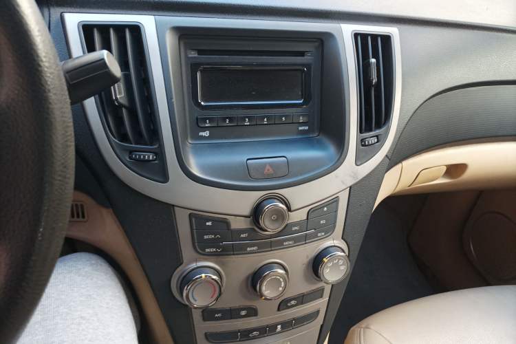 Used Chery A3 2010 Restyled Sedan 1.6L Manual – Entry-Level Trim Audio And AC Panel