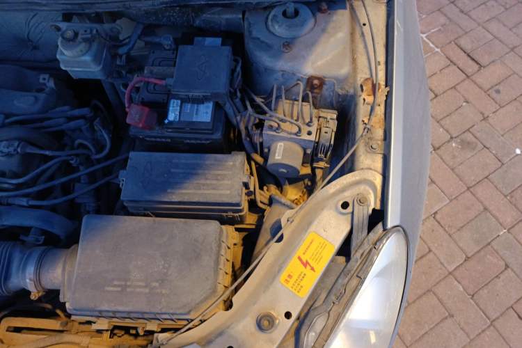 Used Chery A3 2010 Sedan 1.6L Manual Entry-Level Model Engine Bay Left