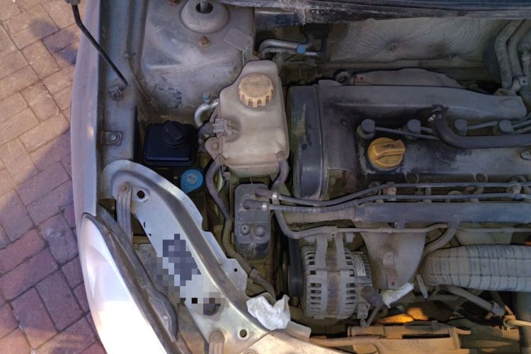 Used Chery A3 2010 Sedan 1.6L Manual Entry-Level Model Engine Bay Right