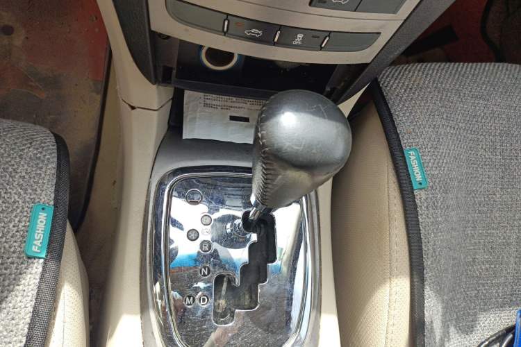 Used Chery A3 2010 Facelifted Hatchback 1.8L Automatic – Ambition Trim Gear Lever