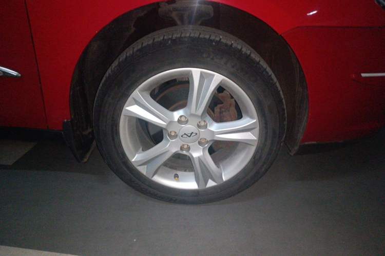 Used Chery A3 2010 Facelifted Hatchback 1.6L Manual – Ambition Trim Right Front Wheel Hub