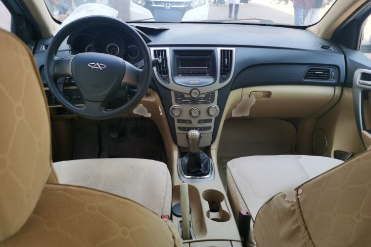 Used Chery A3 2010 Facelifted Hatchback 1.6L Manual – Ambition Trim Center Console