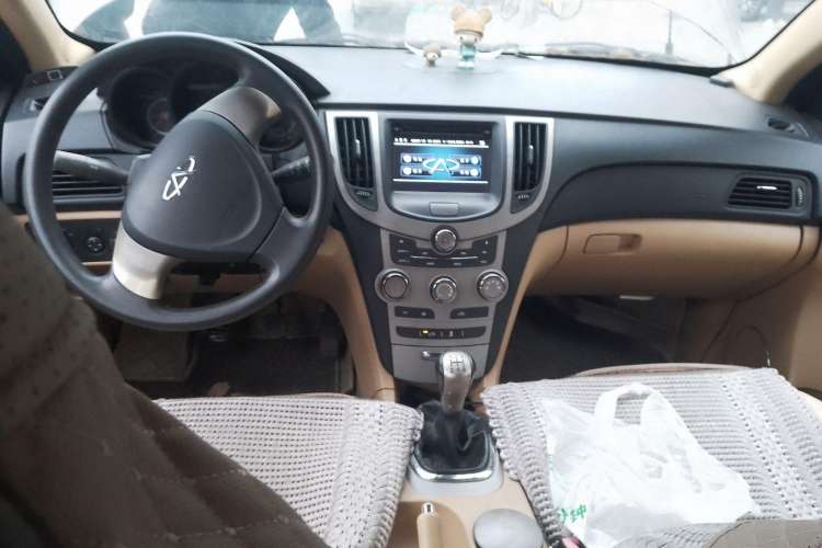 Used Chery A3 2010 Facelifted Hatchback 1.6L Manual – Ambition Trim Center Console