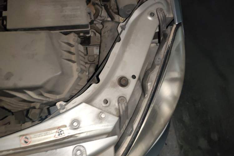 Used Chery A3 2010 Restyled Sedan 1.6L Manual – Entry-Level Trim Engine Bay Left
