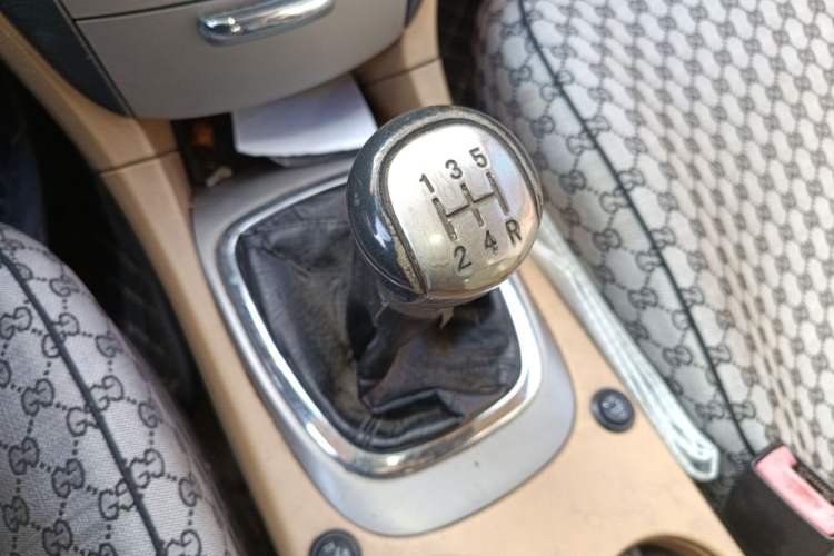 Used Chery A3 2010 Restyled Sedan 1.6L Manual – Entry-Level Trim Gear Lever