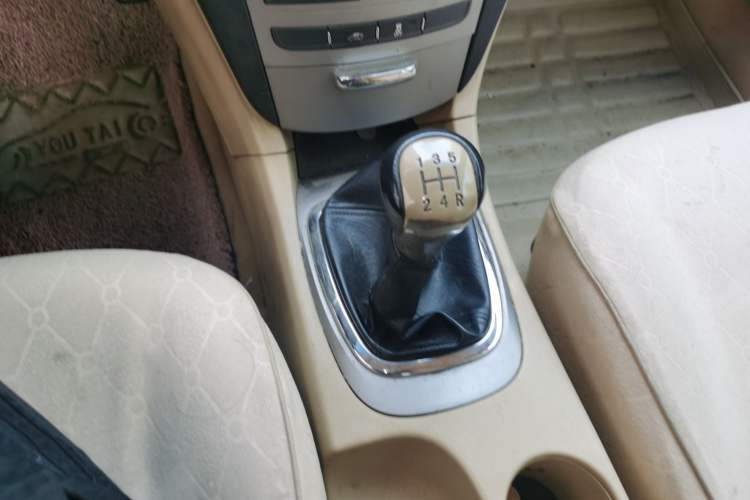Used Chery A3 2010 Facelifted Hatchback 1.6L Manual – Ambition Trim Gear Lever