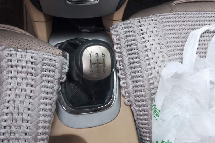 Used Chery A3 2010 Facelifted Hatchback 1.6L Manual – Ambition Trim Gear Lever