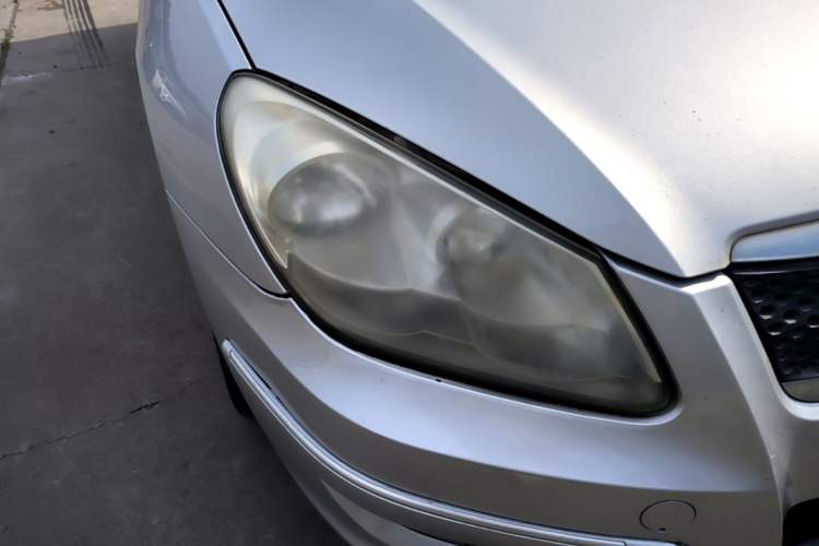Used Chery A3 2010 Facelifted Hatchback 1.6L Manual – Ambition Trim Right Front Headlight