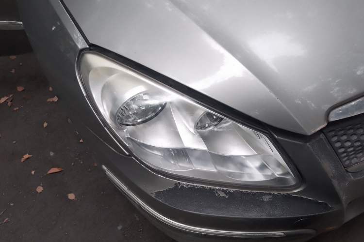 Used Chery A3 2010 Facelifted Hatchback 1.6L Manual – Ambition Trim Right Front Headlight