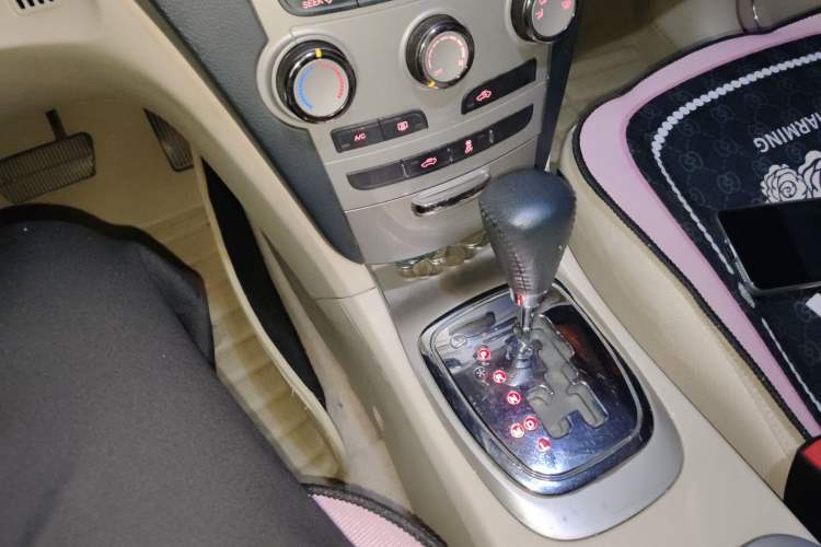 Used Chery A3 2012 Hatchback 1.6L CVT Entry Model Gear Lever