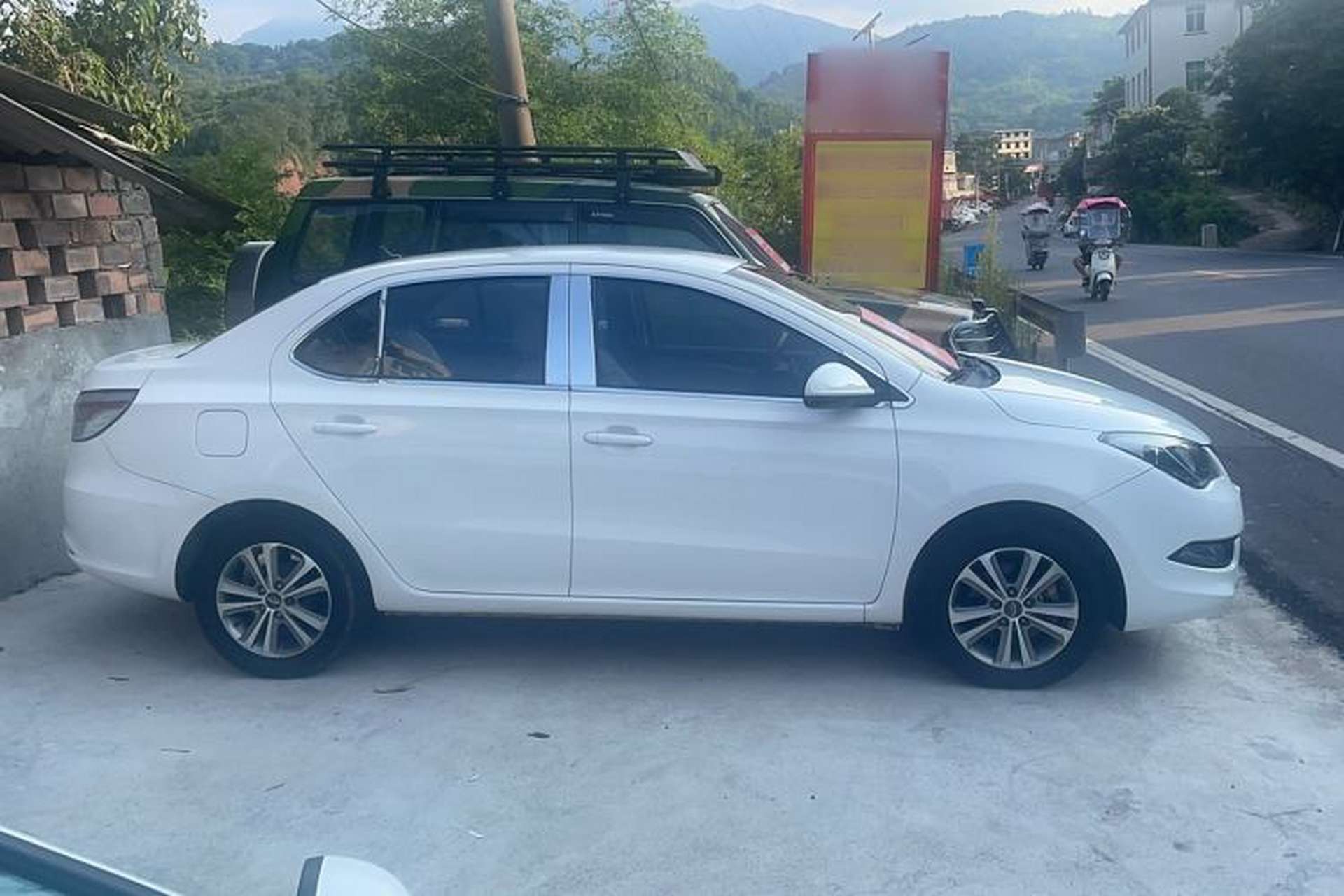 Used Chery Arrizo 3 2015 1.5L Manual High-End Version Exterior 2