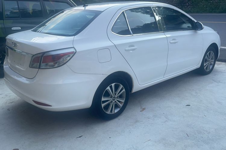 Used Chery Arrizo 3 2015 1.5L Manual High-End Version Exterior 3