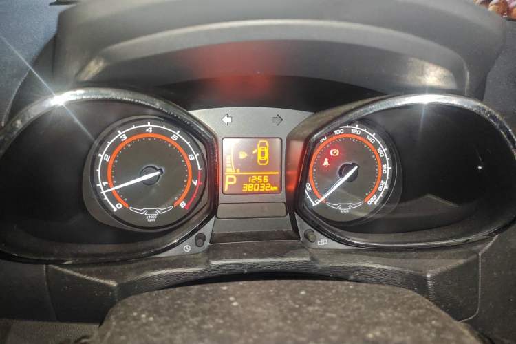 Used Chery Arrizo 3 2015 1.5L Automatic "Gouxuan" Edition Odometer Close Up