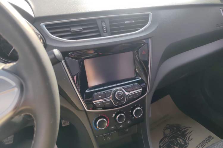 Used Chery Arrizo 3 2015 1.5L Manual High-End Version Audio And AC Panel