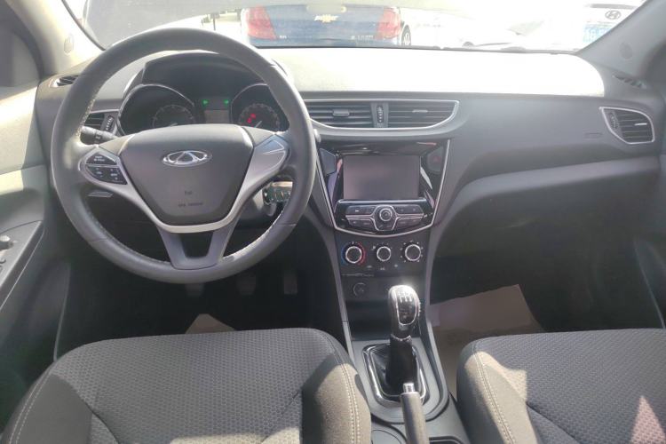 Used Chery Arrizo 3 2015 1.5L Manual High-End Version Center Console