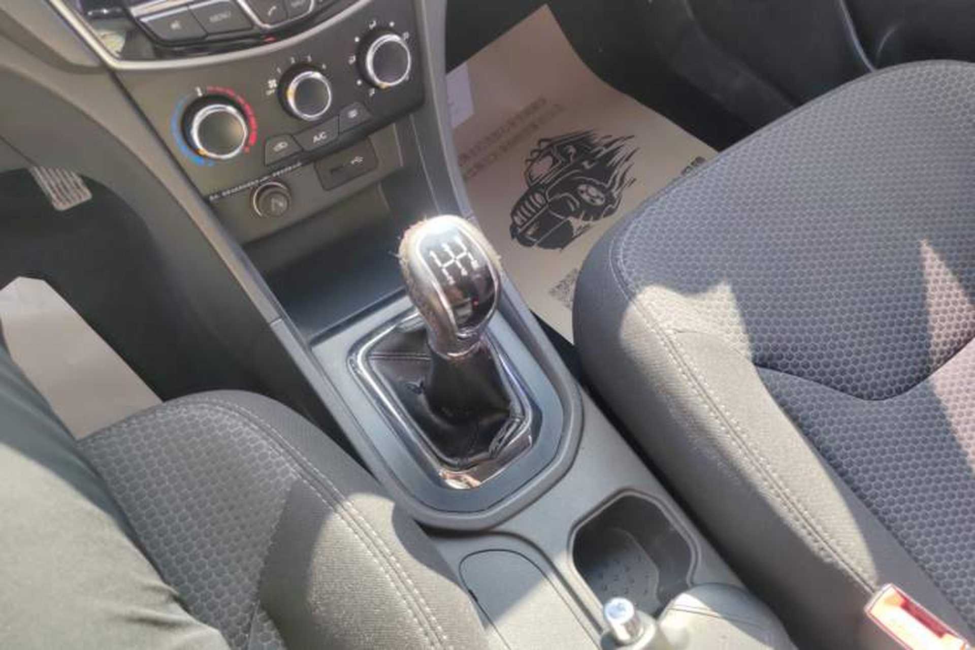 Used Chery Arrizo 3 2015 1.5L Manual High-End Version Gear Lever