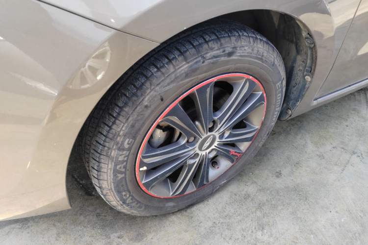 Used Chery Arrizo 3 2015 1.5L Manual High-End Version Left Front Wheel Hub