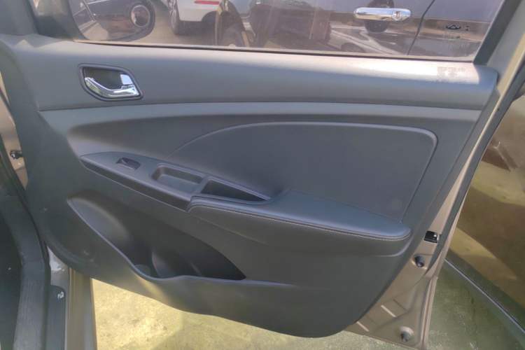 Used Chery Arrizo 3 2015 1.5L Manual High-End Version Right Front Door Interior