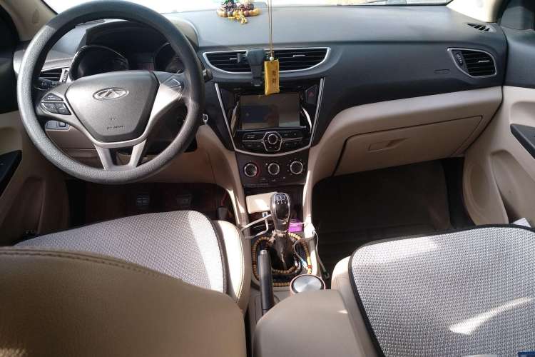 Used Chery Arrizo 3 2015 1.5L Manual High-End Version Center Console