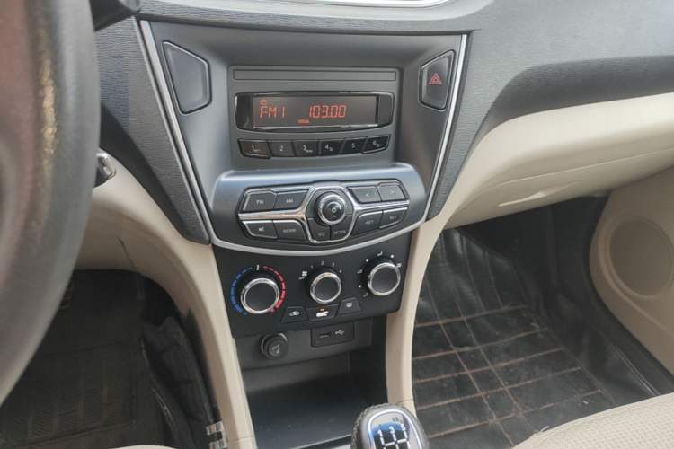 Used Chery Arrizo 3 2015 1.5L Manual Genuine Version Audio And AC Panel