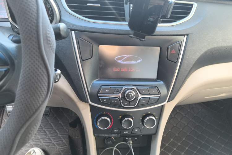 Used Chery Arrizo 3 2015 1.5L Manual - Cool Edition Audio And AC Panel