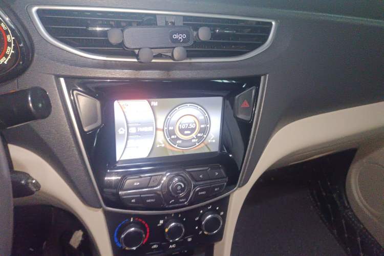 Used Chery Arrizo 3 2015 1.5L Manual High-End Version Audio And AC Panel