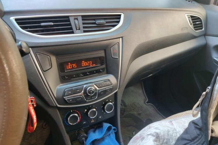 Used Chery Arrizo 3 2015 1.5L Manual Genuine Version Audio And AC Panel