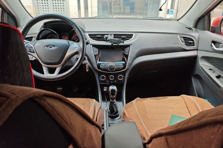 Used Chery Arrizo 3 2015 1.5L Manual - Powerful Version Center Console