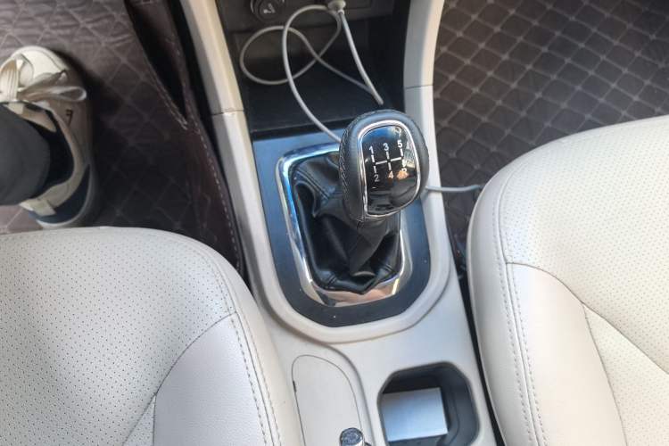 Used Chery Arrizo 3 2015 1.5L Manual - Cool Edition Gear Lever