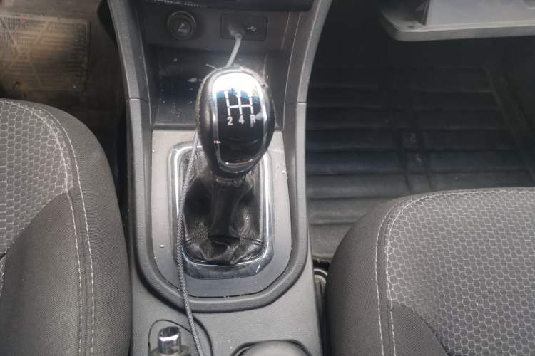 Used Chery Arrizo 3 2015 1.5L Manual High-End Version Gear Lever