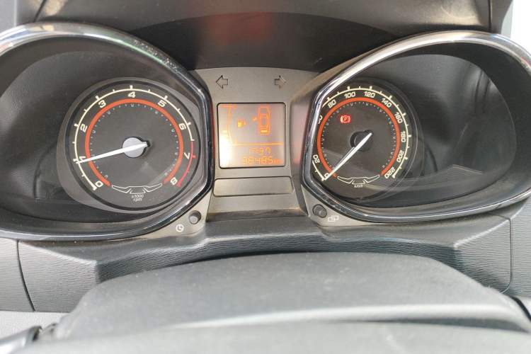 Used Chery Arrizo 3 2015 1.5L Manual Genuine Version Odometer Close Up