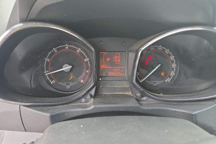 Used Chery Arrizo 3 2015 1.5L Manual - Powerful Version Odometer Close Up