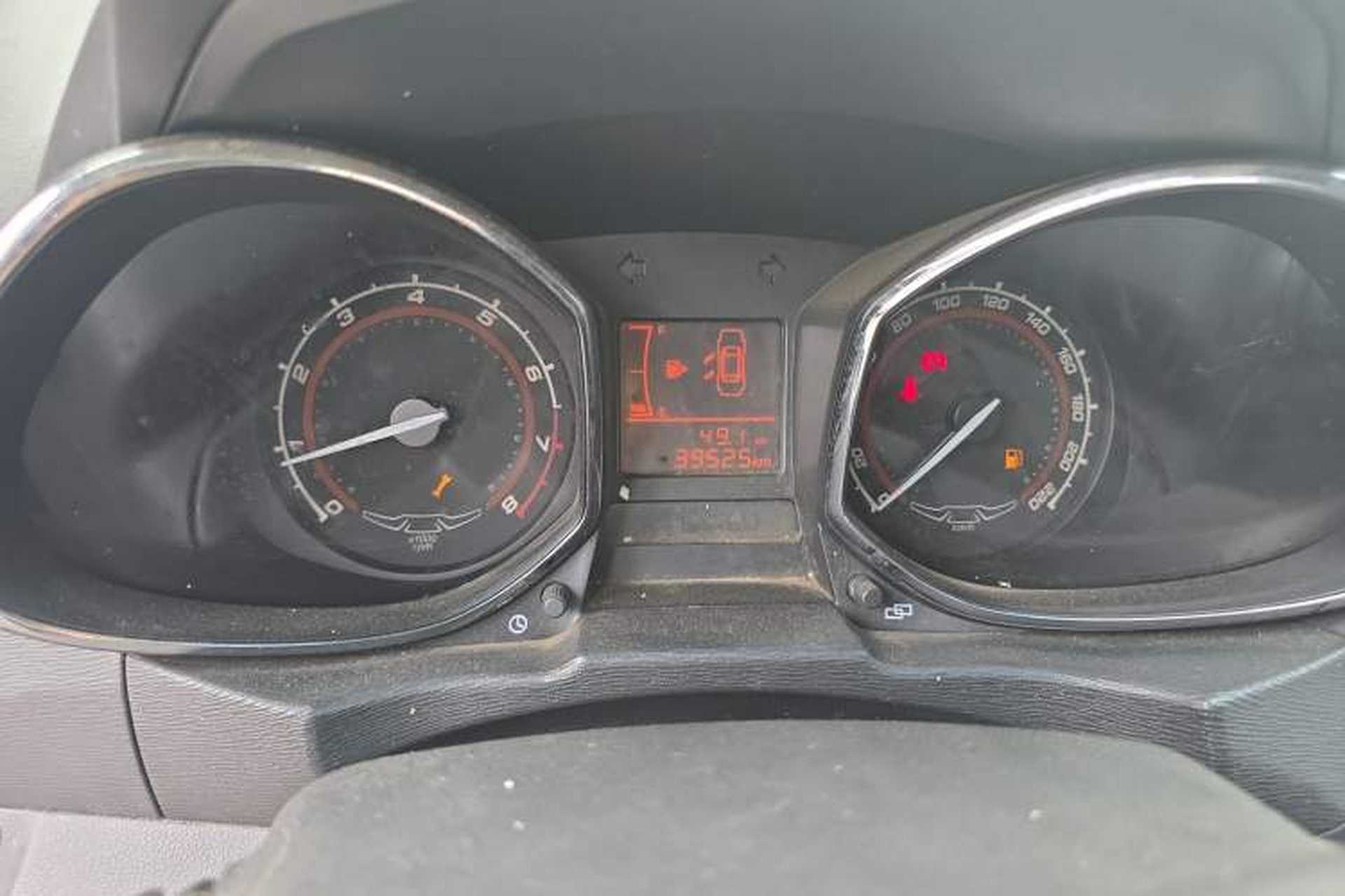 Used Chery Arrizo 3 2015 1.5L Manual - Powerful Version Odometer Close Up
