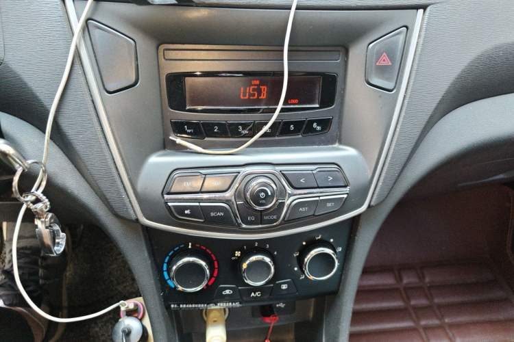 Used Chery Arrizo 3 2015 1.5L Manual Genuine Version Audio And AC Panel