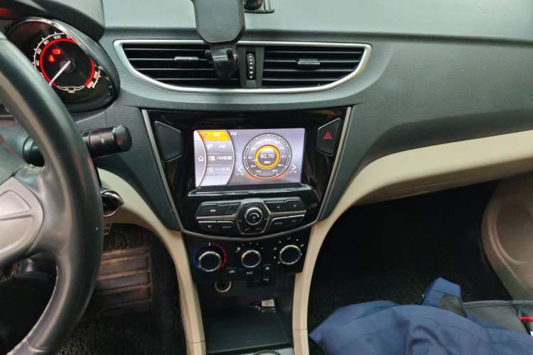 Used Chery Arrizo 3 2015 1.5L Manual High-End Version Audio And AC Panel
