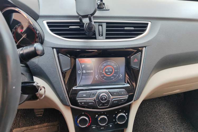Used Chery Arrizo 3 2015 1.5L Manual High-End Version Audio And AC Panel