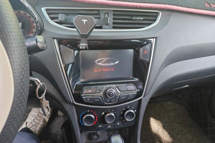 Used Chery Arrizo 3 2015 1.5L Automatic "Gouxuan" Edition Audio And AC Panel