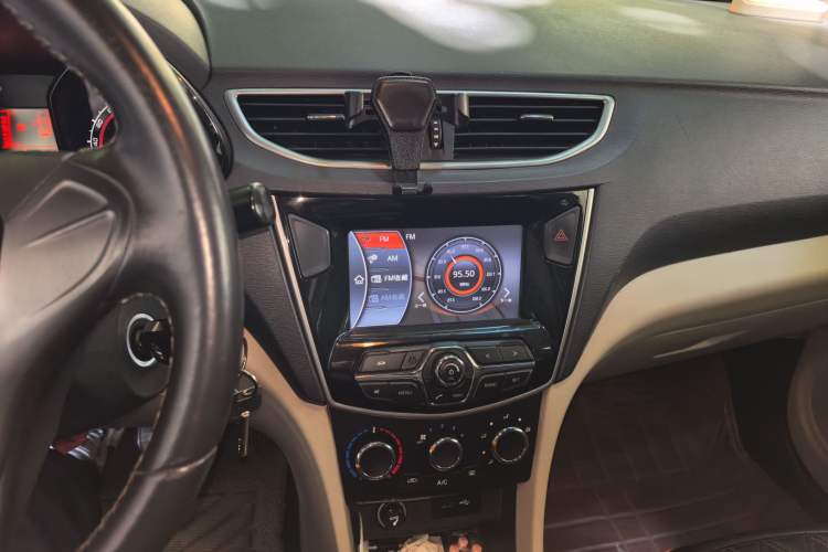 Used Chery Arrizo 3 2015 1.5L Manual High-End Version Audio And AC Panel