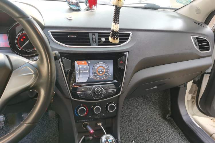Used Chery Arrizo 3 2015 1.5L Manual High-End Version Audio And AC Panel
