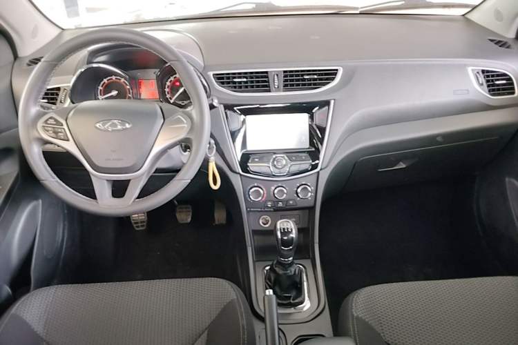 Used Chery Arrizo 3 2015 1.5L Manual High-End Version Center Console