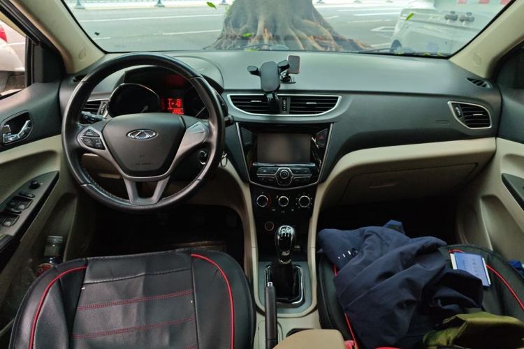 Used Chery Arrizo 3 2015 1.5L Manual High-End Version Center Console