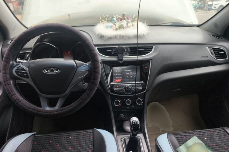 Used Chery Arrizo 3 2015 1.5L Manual High-End Version Center Console