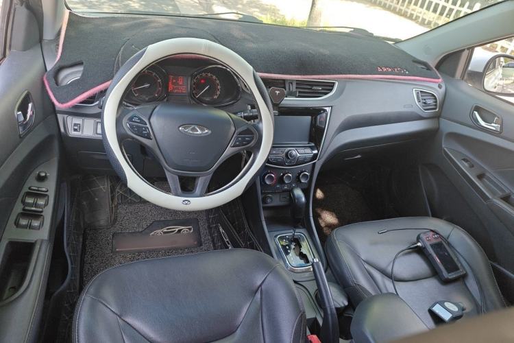 Used Chery Arrizo 3 2015 1.5L Automatic "Gouxuan" Edition Center Console