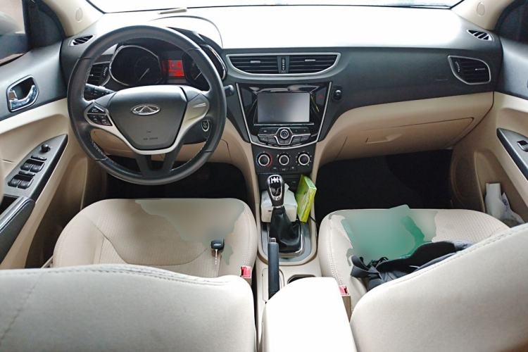 Used Chery Arrizo 3 2015 1.5L Manual - Powerful Version Center Console