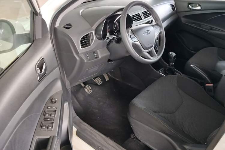 Used Chery Arrizo 3 2015 1.5L Manual High-End Version Driver Seat