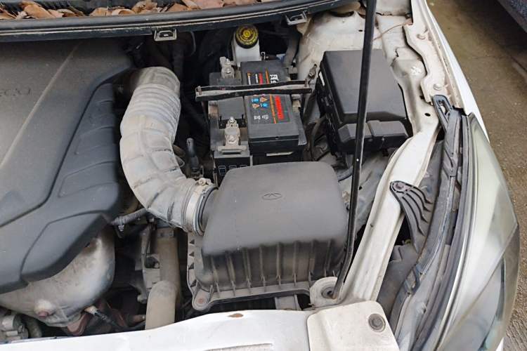Used Chery Arrizo 3 2015 1.5L Manual High-End Version Engine Bay Left