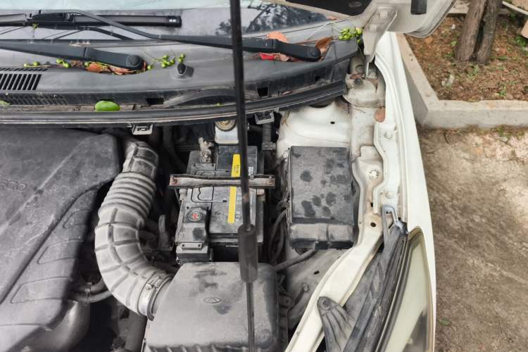 Used Chery Arrizo 3 2015 1.5L Manual High-End Version Engine Bay Left
