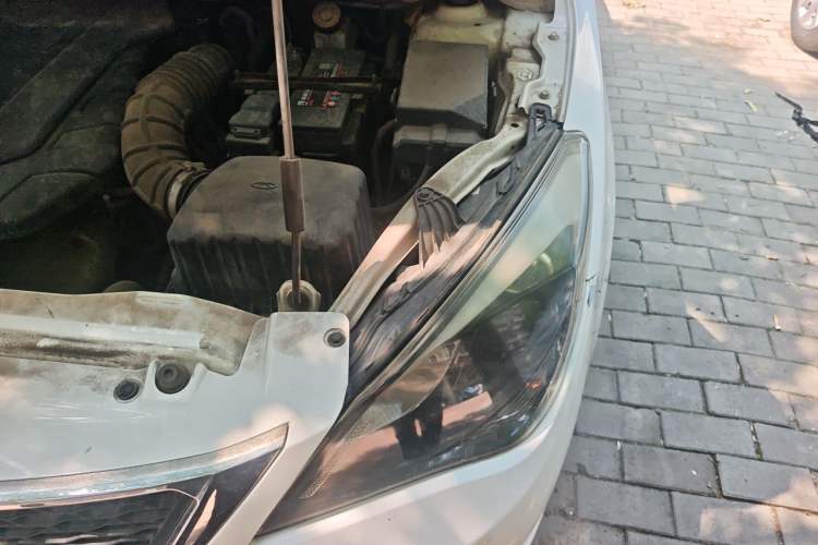 Used Chery Arrizo 3 2015 1.5L Manual - Stylish Edition Engine Bay Left