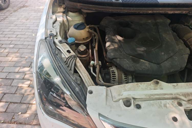 Used Chery Arrizo 3 2015 1.5L Manual - Stylish Edition Engine Bay Right